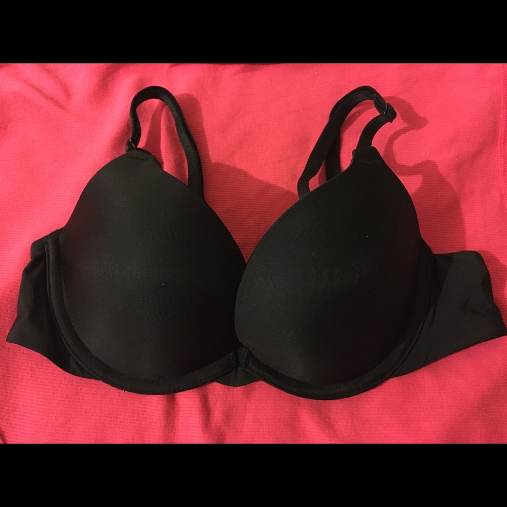 Victoria’s Secret push-up bra 32B -new